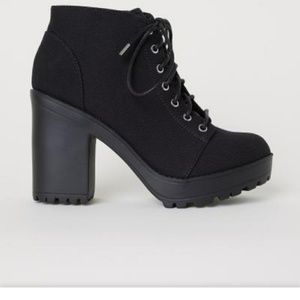 DIVIDED platform ankle boots